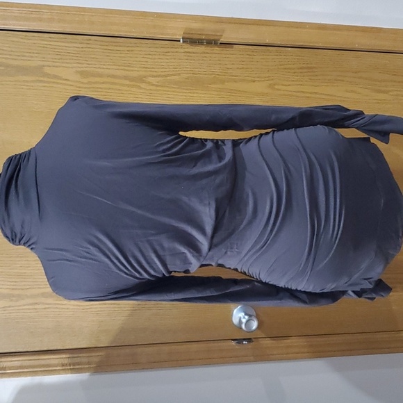 Soft surroundings chocolate brown rousched gathered lightweight long sleeve top - Picture 4 of 5